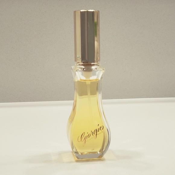 Giorgio Beverly Hills Eau de Toilette Natural Spray 1 oz / 30 ml - Picture 2 of 4